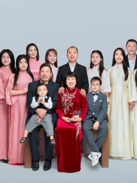 Ảnh gia đình nhiều thế hệ tại CamStudio Hồng Lĩnh
